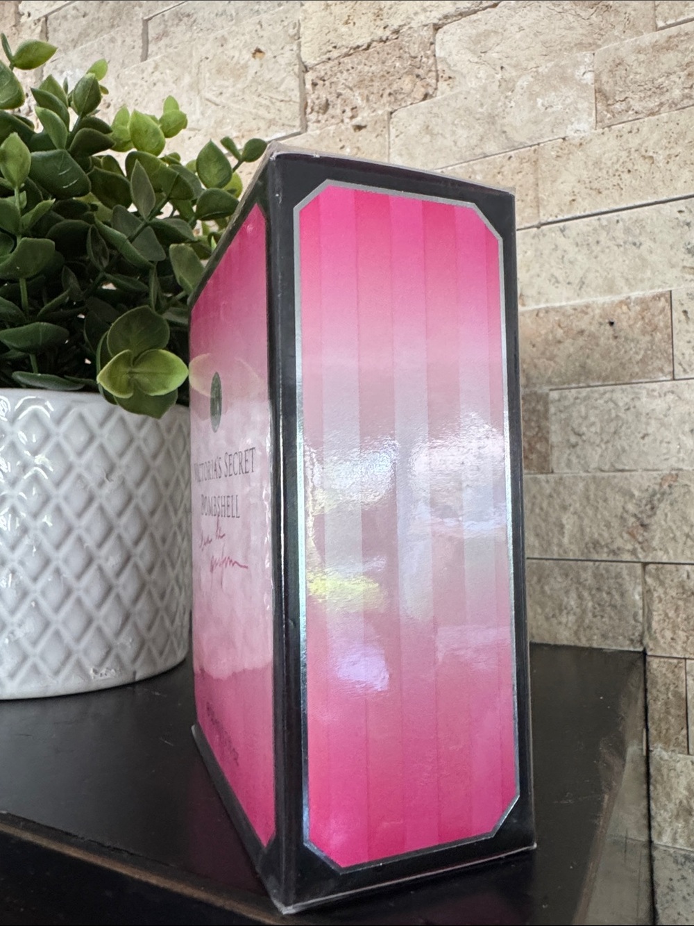 Victoria's Secret Bombshell Eau de Parfum - Large 1.7 oz - Picture 3 of 6